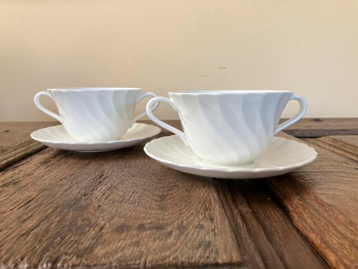 Twee Wedgwood Candlelight soepkommen met schotel, Antiek en Kunst, Curiosa en Brocante, Ophalen of Verzenden