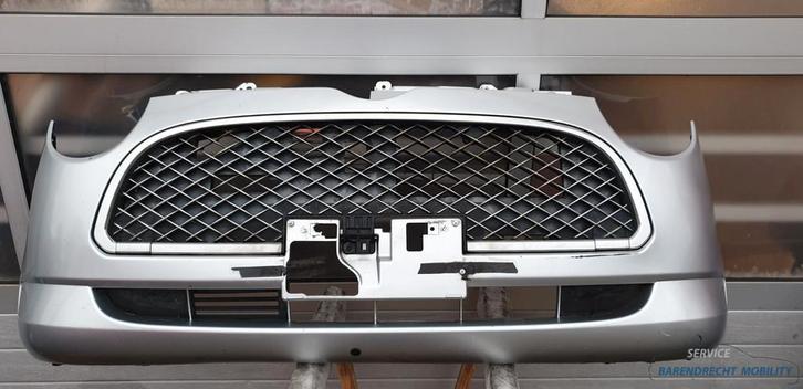 Voorbumper met grille Daihatsu Trevis S28 Zilver metallic bu, Auto-onderdelen, Carrosserie en Plaatwerk, Bumper, Daihatsu, Voor