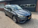 BMW 2-Serie Gran Tourer 220i 192pk Aut 7p. 2016 LED|HUD|18”, Auto's, BMW, 1998 cc, Stof, 2-Serie Gran Tourer, 7 stoelen