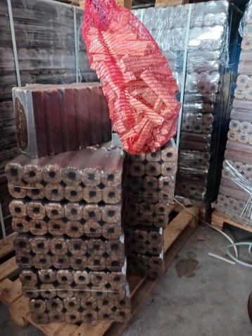 Pini Kay Houtbriketten  - ACTIE  met gratis aanmaakhoutjes.  beschikbaar voor biedingen