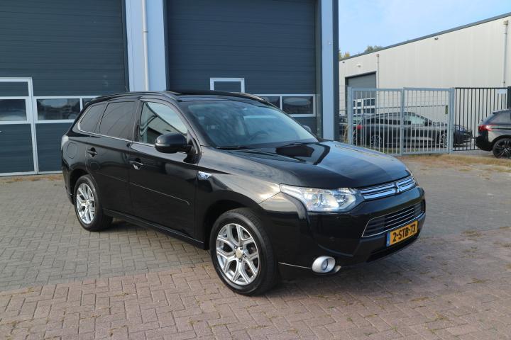 Mitsubishi Outlander 2.0 PHEV Instyle (bj 2013, automaat), Auto's, Mitsubishi, Bedrijf, Te koop, Outlander, 4x4, ABS, Achteruitrijcamera