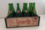 Vintage krat 12 flessen 7up, Antiek en Kunst, Ophalen