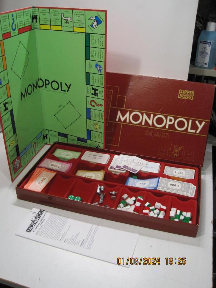 monopoly de luxe (305), Hobby en Vrije tijd, Gezelschapsspellen | Bordspellen, Gebruikt, Ophalen of Verzenden