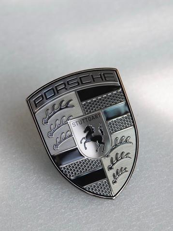 Porsche Turbonite Embleem beschikbaar voor biedingen