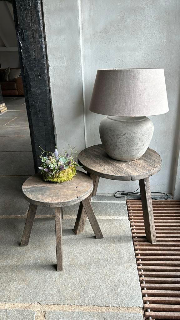 Sober Oude Eiken Krukjes/Tafeltjes - Landelijke Stijl, Huis en Inrichting, Krukjes, Gebruikt, Hout, Ophalen of Verzenden