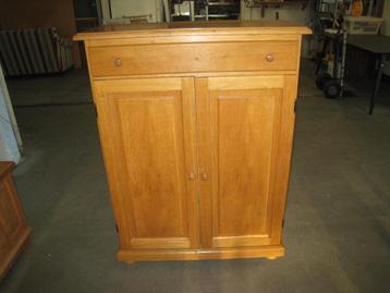 Wit Eiken kastje met bovenlade, hoog 120, breed 90, diep 40 beschikbaar voor biedingen