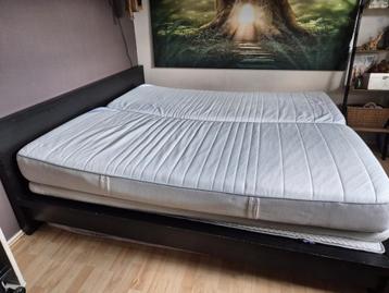 IKEA MALM Bed 180x200/ Lattenbodems/matrassen/topper