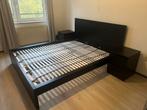 Malm bed van Ikea met nachtkastjes en lattenbodem, Huis en Inrichting, Slaapkamer | Bedden, Ophalen, Zwart, Tweepersoons, Zo goed als nieuw