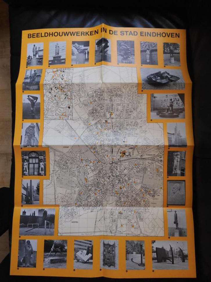 poster Beeldhouwwerken in de stad Eindhoven (1983), Boeken, Kunst en Cultuur | Beeldend, Zo goed als nieuw, Beeldhouwkunst, Ophalen of Verzenden