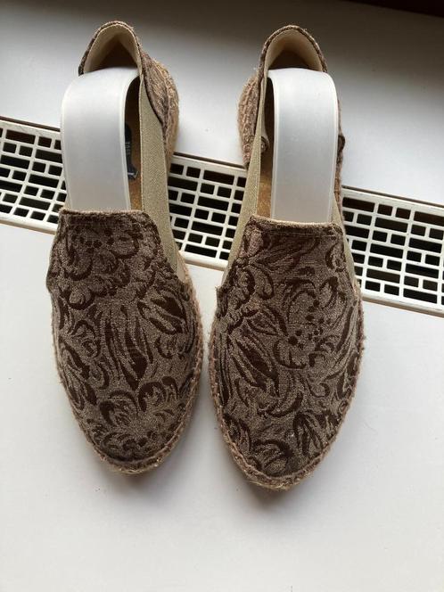 Montané, espadrilles Spanje, khaki/beige/goud maat 40, Kleding | Dames, Schoenen, Zo goed als nieuw, Espadrilles of Moccasins