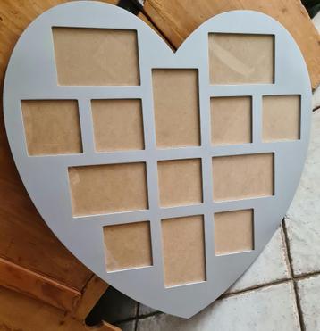 Fotolijst voor 13 foto's  beschikbaar voor biedingen