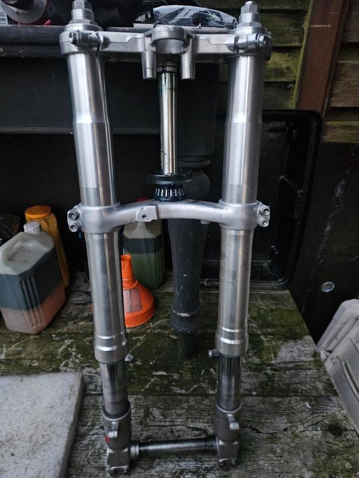 Zeer nette voorvork Suzuki gsxr 750 srad, Motoren, Onderdelen | Suzuki, Gebruikt, Ophalen of Verzenden