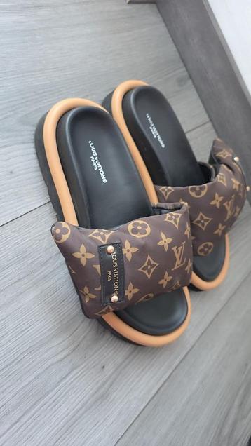 Louis Vuitton slippers te koop maat 39 (Bruin) beschikbaar voor biedingen