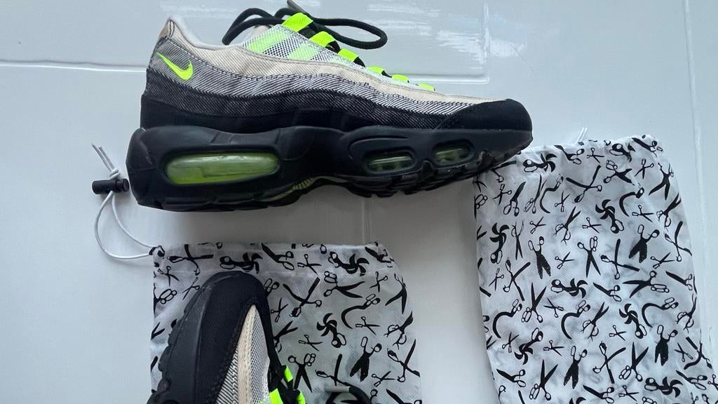 Exclusief Nike Air Max 95 Denham - Maat 38,5, Kleding | Dames, Schoenen, Nike x Denham, Zwart, Ophalen of Verzenden, Zo goed als nieuw
