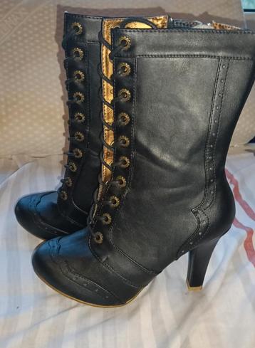 Zwarte veterlaarzen van Demonia maat 36 beschikbaar voor biedingen