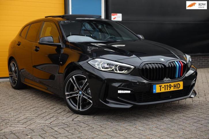 BMW 1-serie 118i M Line / AUT / Navi / Apple Carplay / Camer, Auto's, BMW, Bedrijf, Te koop, 1-Serie, ABS, Achteruitrijcamera