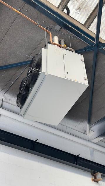 Hang verwarming  voor grote ruimte of loods met gas beschikbaar voor biedingen