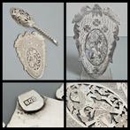 Antiek zilver,  djokja zilveren taartschep,  gegraveerd., Antiek en Kunst, Ophalen of Verzenden, Zilver