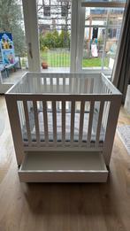 Kidsmill Alaska Box met lade, matras en boxkleed, Kinderen en Baby's, Boxen, Ophalen, Zo goed als nieuw, Boxkleed