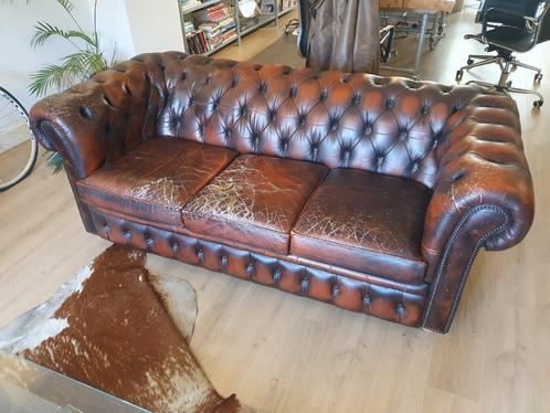 Chesterfield Bordeaux rood, Huis en Inrichting, Banken | Sofa's en Chaises Longues, Gebruikt, Tweepersoons, 150 tot 200 cm, 75 tot 100 cm