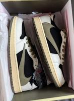 Nike Air Jordan 1 Low Travis Scott Olive 44, Kleding | Heren, Schoenen, Ophalen of Verzenden, Nieuw, Overige kleuren
