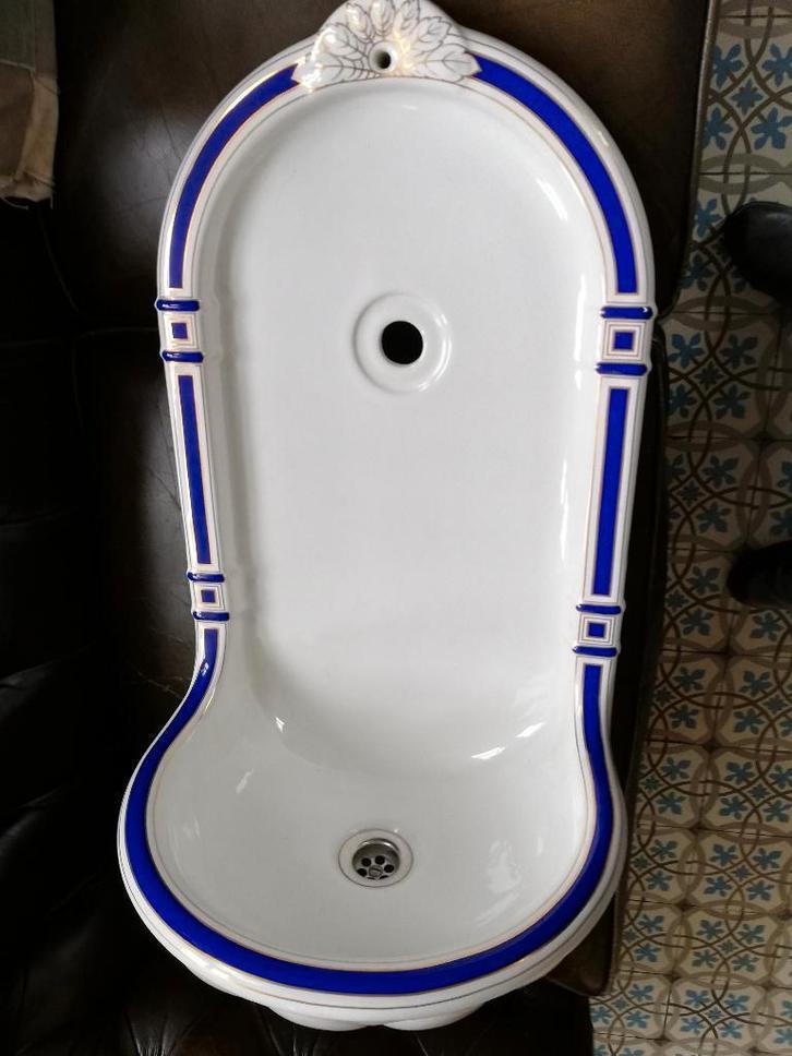 Fonteintje met hoge achterkant, serie royal blue, halfontein, Doe-het-zelf en Verbouw, Sanitair, Zo goed als nieuw, Wastafel, Glas