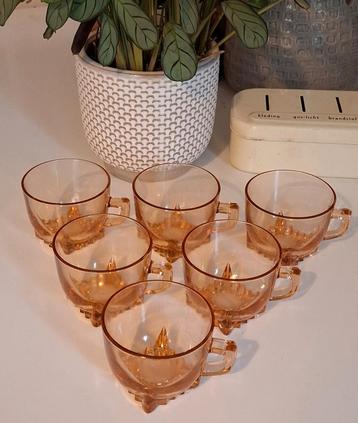 Art deco, Frans roze persglas, theeglazen. beschikbaar voor biedingen