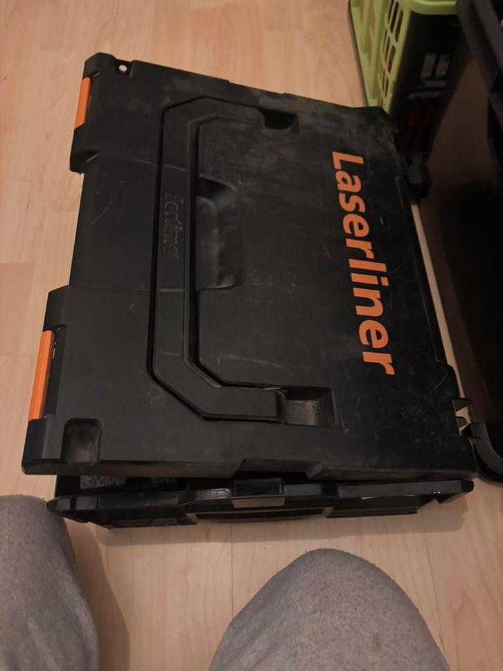 Laserliner kruislijn laser , afstandmeter, multi meter, Doe-het-zelf en Verbouw, Gereedschapskisten, Zo goed als nieuw, Ophalen