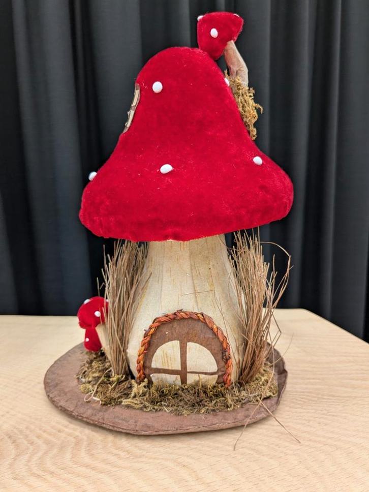 Mooie woondecoratie herfst! Paddestoel rood witte stippen!, Huis en Inrichting, Woonaccessoires | Overige, Zo goed als nieuw, Ophalen of Verzenden
