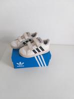 ADIDAS schoenen maat 22, Kinderen en Baby's, Babykleding | Schoentjes en Sokjes, Ophalen, Schoentjes