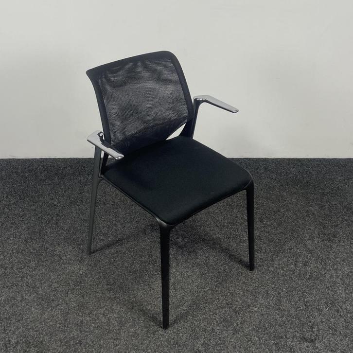Vitra Medaslim Vergaderstoel - Met Armleggers 25357, Huis en Inrichting, Stoelen, Gebruikt, Eén, Zwart, Ophalen