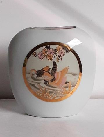 Schitterende vintage porseleinen vaas van Sibond Creations beschikbaar voor biedingen