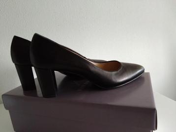 NIEUWE leren pumps mt 38 beschikbaar voor biedingen