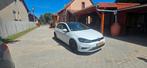 Volkswagen Golf 1.5 TSI 150pk 7-DSG 5D 2017 Wit, 1498 cc, Zwart, 4 cilinders, Alcantara