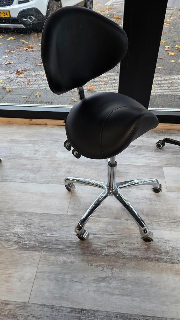 Kruk voor Nagelstyliste - Ergonomisch Design, Huis en Inrichting, Bureaustoelen, Zo goed als nieuw, Bureaukruk, Zwart, Ergonomisch