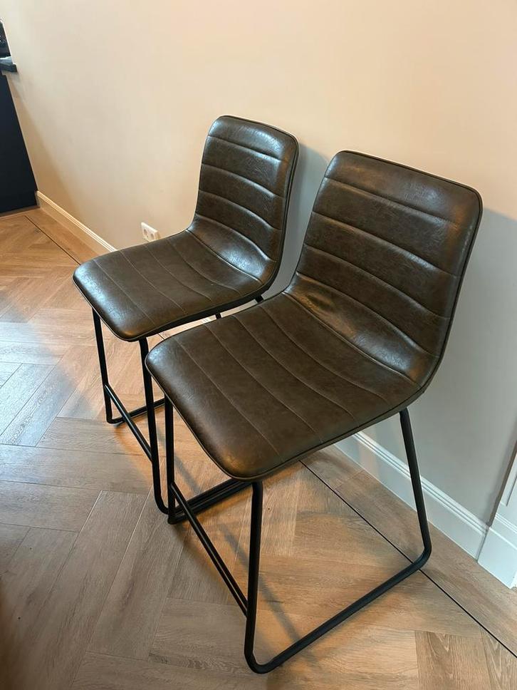 2 barkrukken donkergroen kunstleer Z.G.A.N, Huis en Inrichting, Barkrukken, Zo goed als nieuw, 60 tot 90 cm, 2 krukken, Met voetsteun