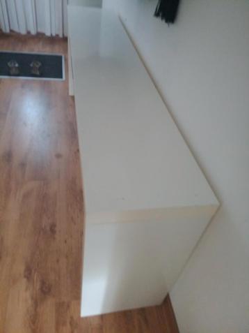 Witte Ikea sidetable  beschikbaar voor biedingen