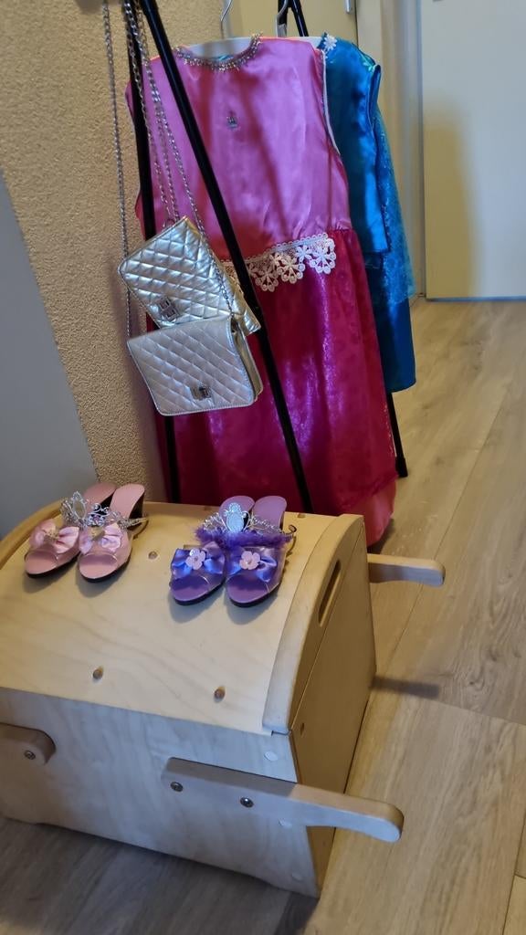 Thema boxen verkleed kleden of losse kleding carnaval, Ophalen, Gebruikt, 134 t/m 140, Jongen of Meisje