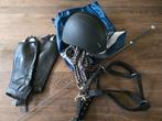 Paardrijcap, chaps, halster en zweep, Dieren en Toebehoren, Paardrijkleding, Ophalen of Verzenden, Zo goed als nieuw, Cap