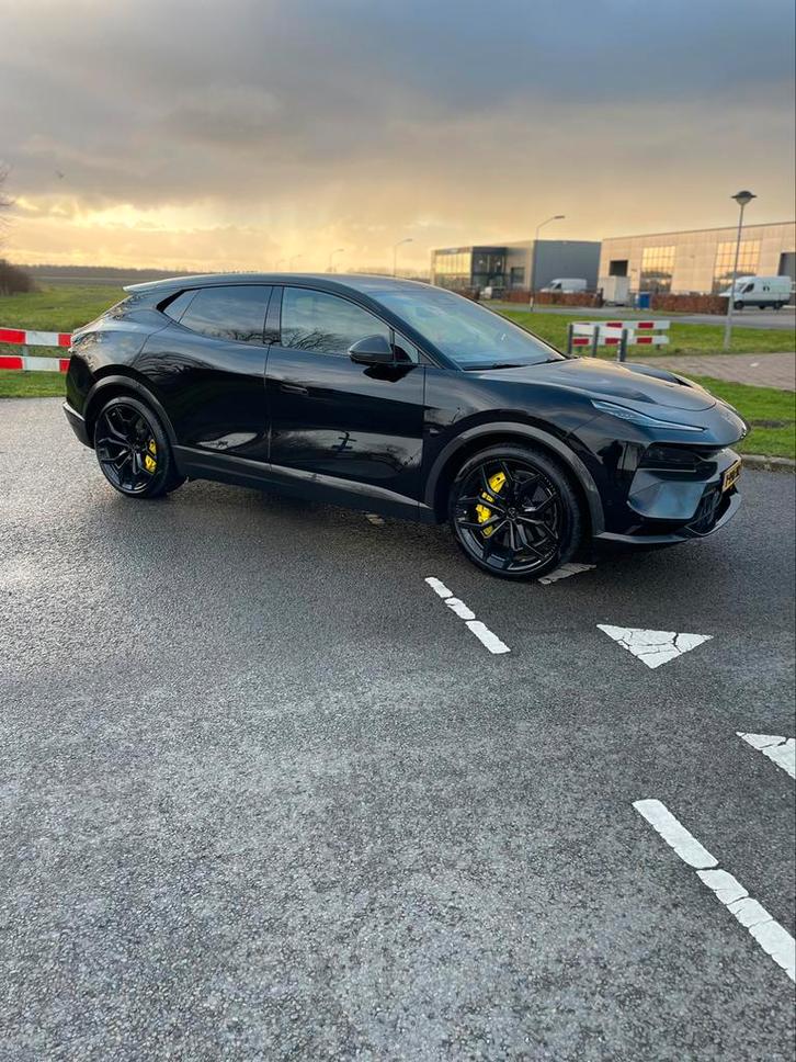 Lotus Eletre EDS 675 R 112kWh 918pk 4WD 2023 Zwart BTW AUTO, Auto's, Lotus, Particulier, Eletre, 360° camera, 4x4, ABS, Achteruitrijcamera