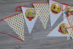 vlaggenlijn emojis / Smiley's / 6,2 m / plastic / vlaggetjes, Ophalen of Verzenden, Gebruikt, Versiering, Verjaardag