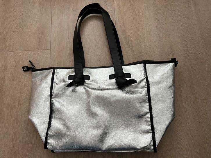 Zilverkleurige Shopper All Time Favourites, Sieraden, Tassen en Uiterlijk, Tassen | Damestassen, Zo goed als nieuw, Shopper, Grijs