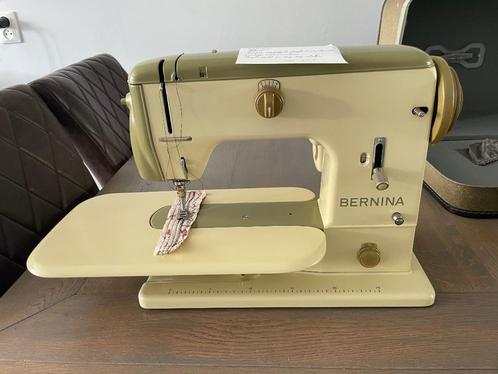 NAAIMACHINE BERNINA 700 VINTAGE helemaal nagekeken - WD014, Hobby en Vrije tijd, Naaimachines en Toebehoren, Gebruikt, Naaimachine