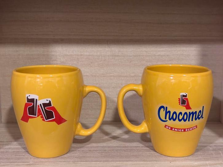 Chocomel bekers, speciale uitvoer, beide kanten opdruk, 2 st, Verzamelen, Merken en Reclamevoorwerpen, Zo goed als nieuw, Gebruiksvoorwerp