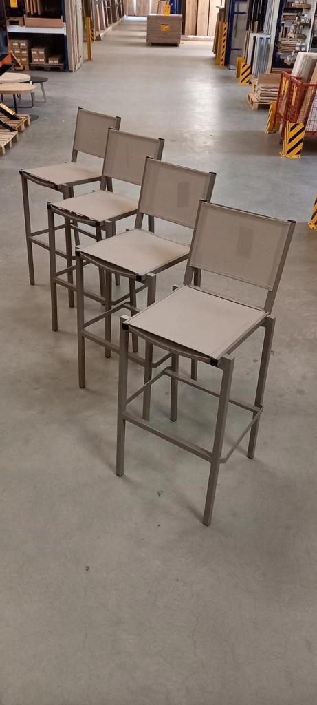 Arend barkrukken - set van 3 - zgan, Huis en Inrichting, Barkrukken, Zo goed als nieuw, 60 tot 90 cm, Metaal, 4 krukken, Met voetsteun