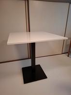 Hoge bartafel met stalen voet, Ophalen