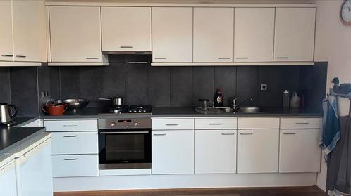 Keuken incl gasplaat, oven t.e.a.b., Huis en Inrichting, Keuken | Complete keukens, Gebruikt, Hoekkeuken, Wit, Overige materialen