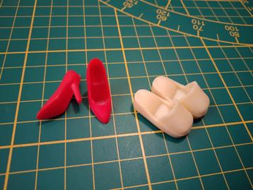 Vintage Barbie en Sindy schoentjes beschikbaar voor biedingen