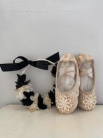 Brocante balletschoentjes met bloemenkransje, Ophalen of Verzenden