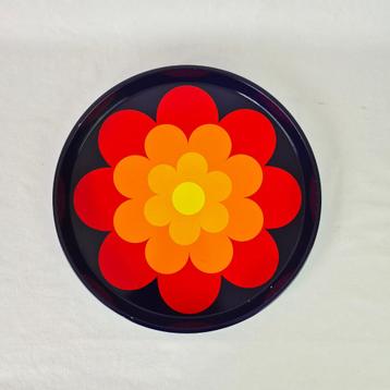 Vintage jaren 70 dienblad met retro bloemmotief beschikbaar voor biedingen